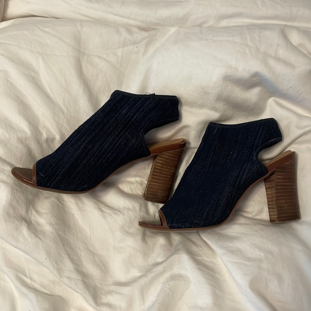 Dark blue heeled boots